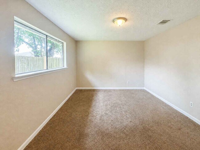 Building Photo - 8710 Parkway Forest Dr