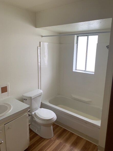 Primary Photo - 1210 Wyley Ave