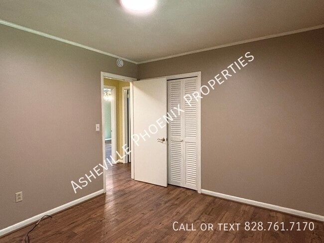 Building Photo - 154 Garland St