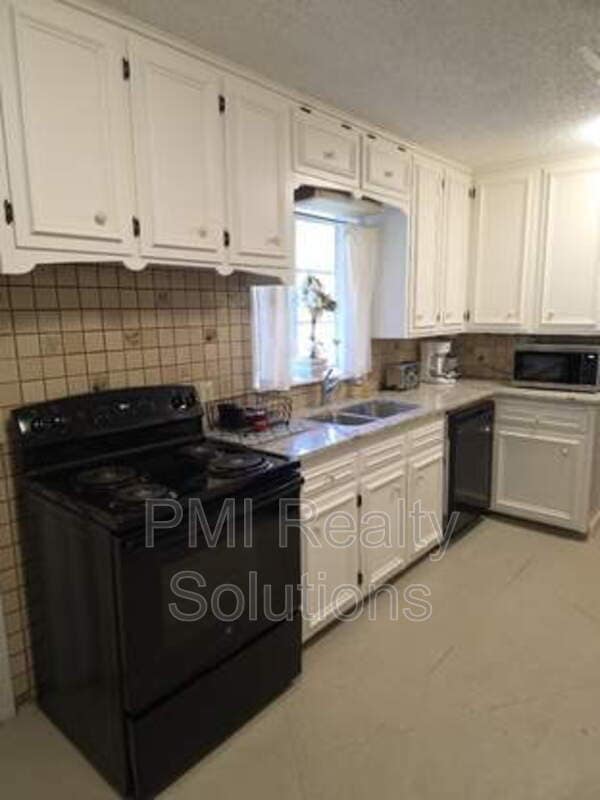 Building Photo - 4506 E 38th Pl