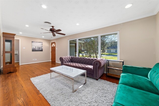 Building Photo - 10627 Moonlight Dr