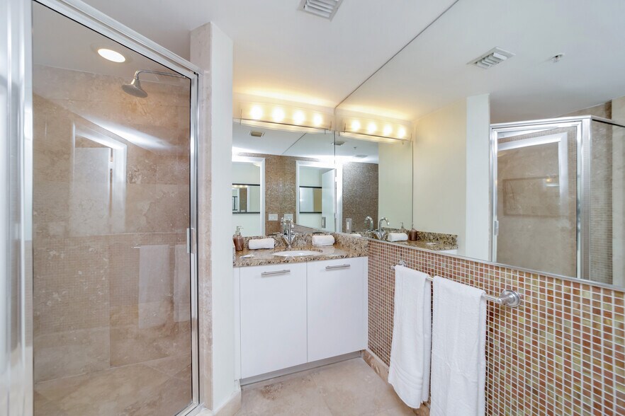 Guest bathroom downstairs - 41 SE 5th St