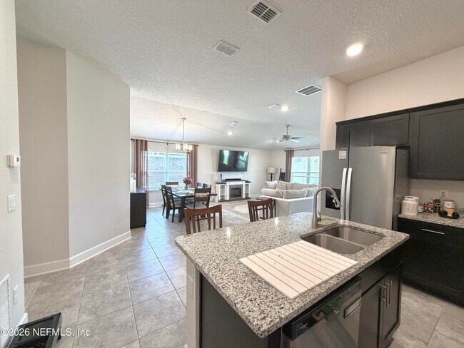 Building Photo - 3085 Laurel Springs Dr