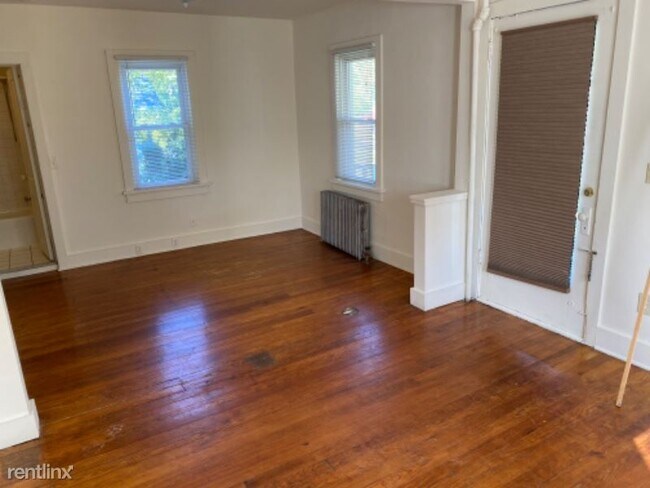 Building Photo - 3 br, 2 bath House - 1303 Valley Road