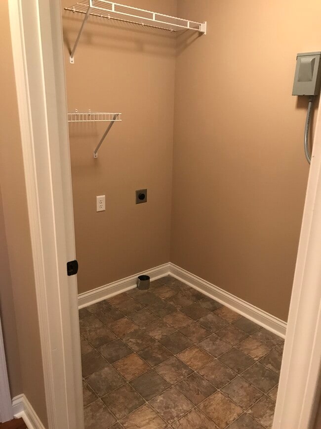 Building Photo - 1474 N POINTE Wy