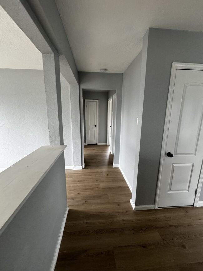 View of hallway - 1119 1st Ave N