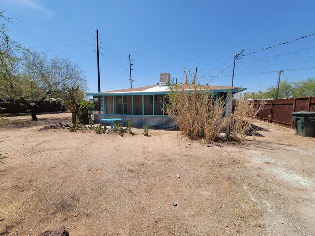 Building Photo - 4423 E Fairmount St