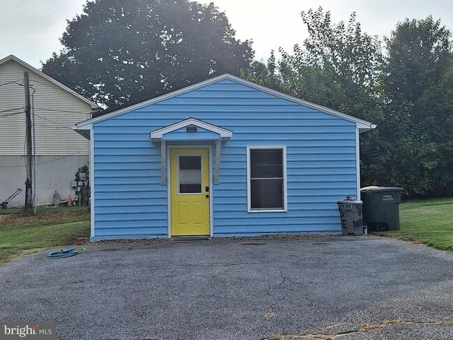 Primary Photo - 928 Nixon Dr