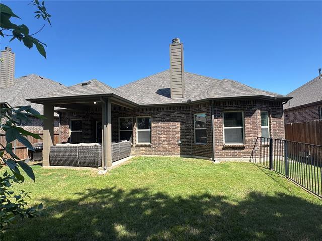 Building Photo - 1020 Lake Sierra Wy