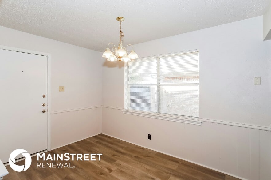 Building Photo - 1826 El Paso St