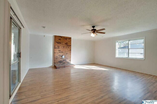 Building Photo - 3908 Grunden Dr SW