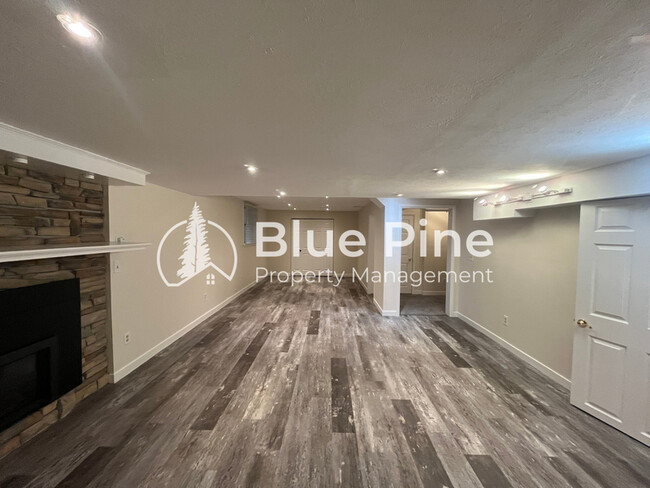 Building Photo - 3267 Merlin Dr