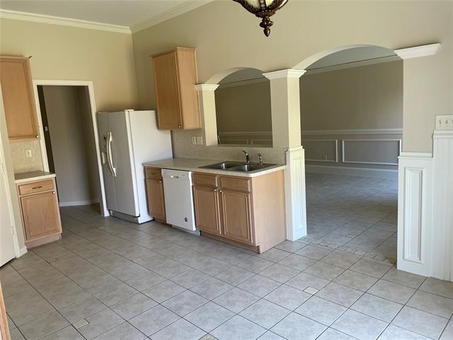 Building Photo - 1500 Santos Dr