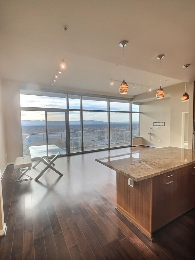 Building Photo - Stunning 2 Bedroom Penthouse Condo with Sp...