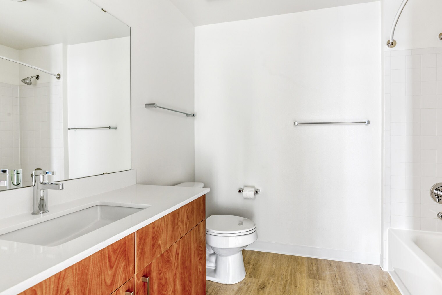 Building Photo - 11000 NE 10th St