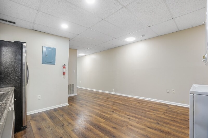 Building Photo - 2645 N Charles St