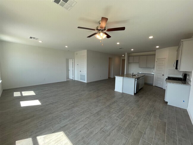 Building Photo - 9645 Caney Trails Rd