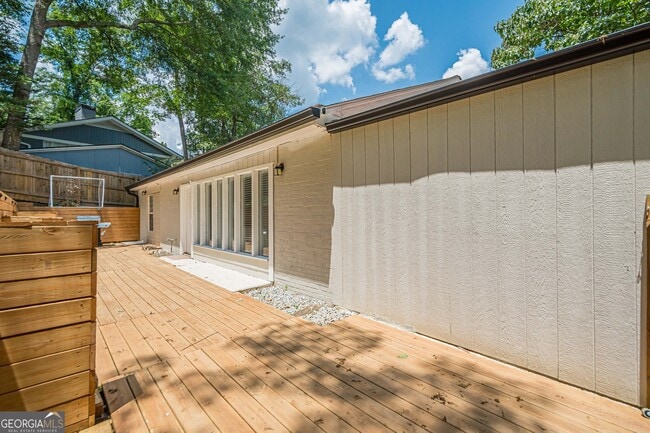 Building Photo - 2018 Bramblewood Dr NE