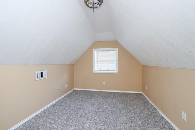 Building Photo - 9130 Kirkleigh Ln
