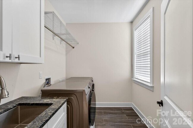 Building Photo - 5201 Valley Stream Rd