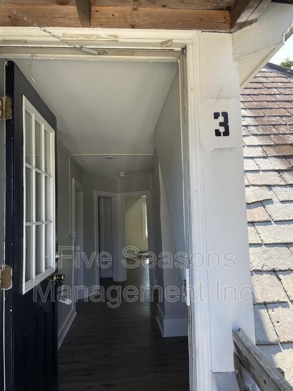 Building Photo - 19 Fletcher Pl