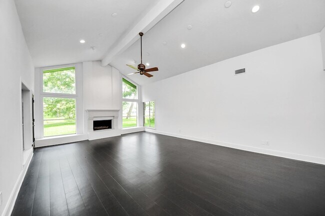 Building Photo - 4126 Pecan Bend Dr