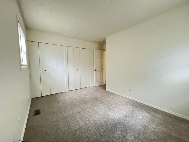 Building Photo - 1206 Mt Vernon Dr