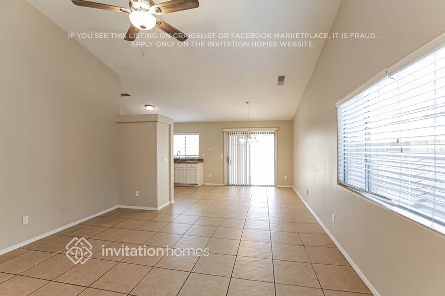 Building Photo - 10763 W Rio Vista Ln