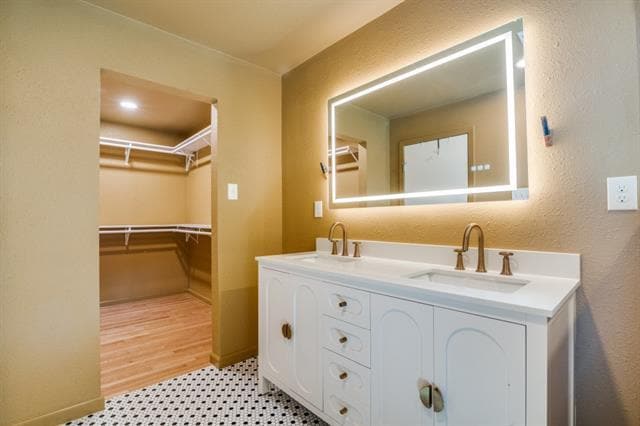 Building Photo - 2418 Patricia Ln