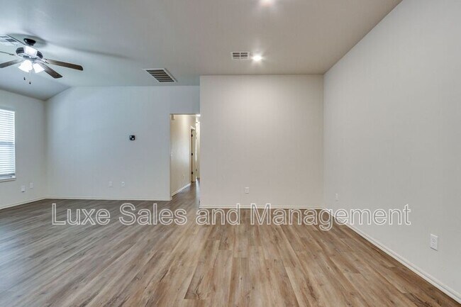 Building Photo - 437 Chalk Hill Ct