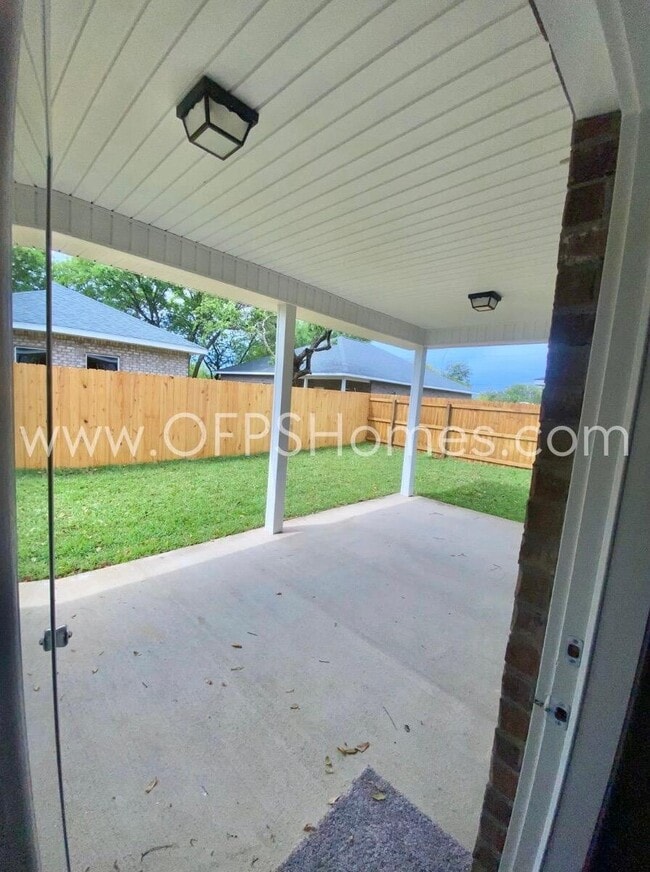 Building Photo - 519 Friendship Rd