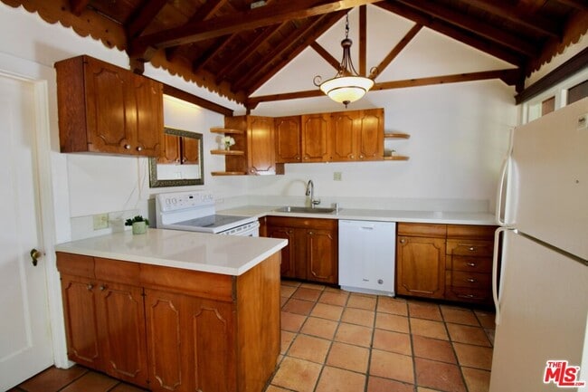 Building Photo - 20200 Paradise Ln