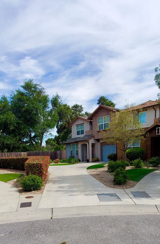 Building Photo - 1154 Galeria Cir