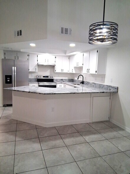 Building Photo - 10490 Chalmer St