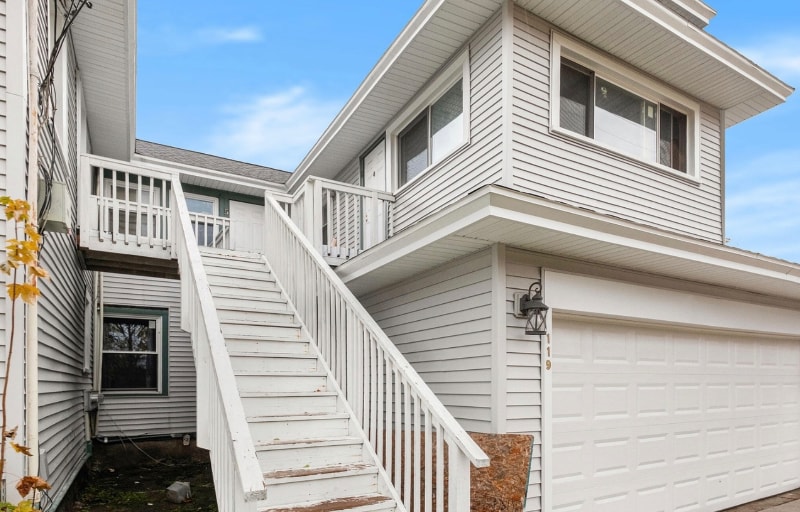 Building Photo - 119 S Elm Ave