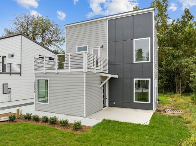 Building Photo - Gorgeous New Construction near Downtown Durham, Premium Finishes - Pet Friendly!