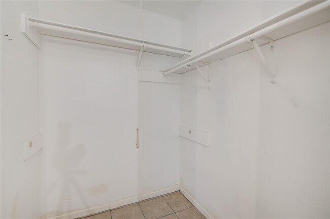 Building Photo - 25534 Pepper Ridge Ln