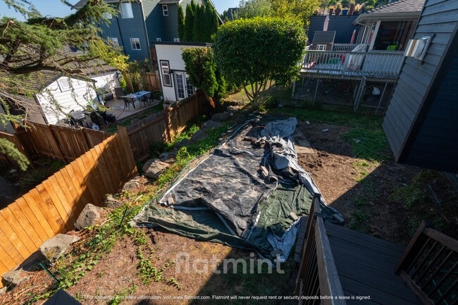 Building Photo - 4444 29th Ave W