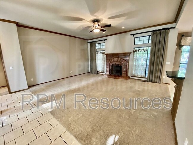 Building Photo - 216 Castle Rock Rd