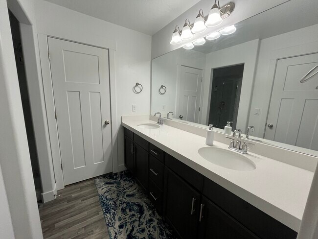 Building Photo - 4592 Rustic Ranch Way