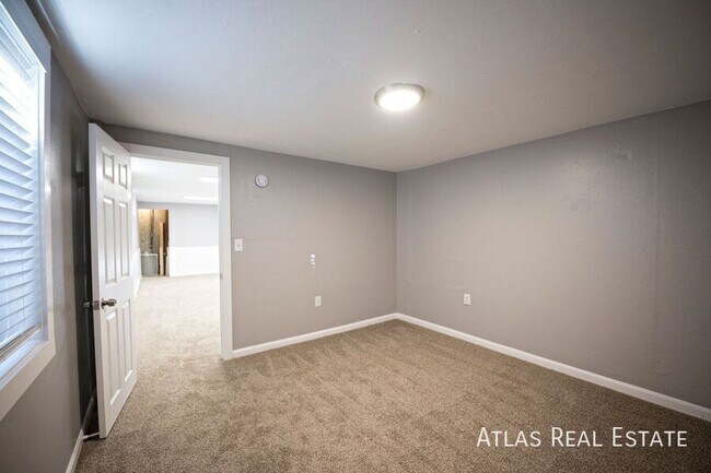 Building Photo - 16232 W 13th Ave