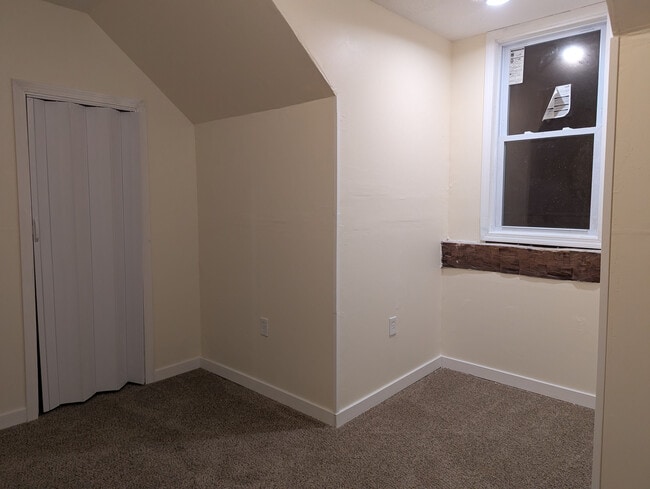 Building Photo - 24 Harvey St