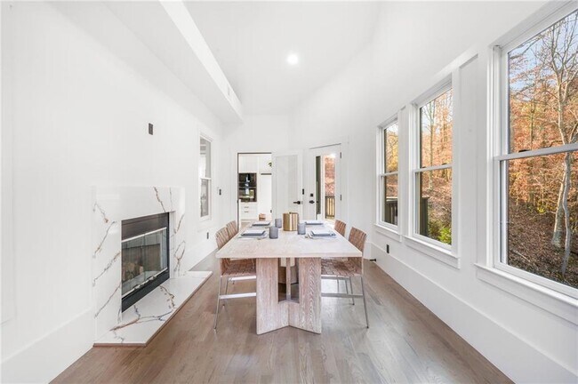 Building Photo - 507 Karen Ln