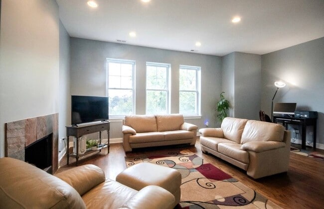 Building Photo - 2154 N Natchez Ave