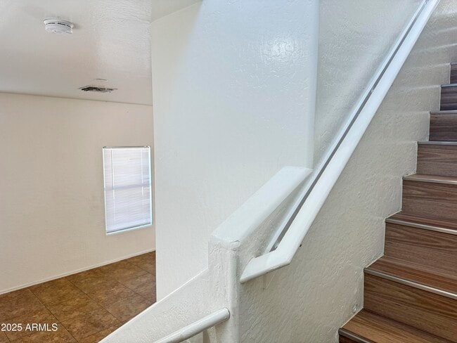 Building Photo - 33433 N Madison Way Dr