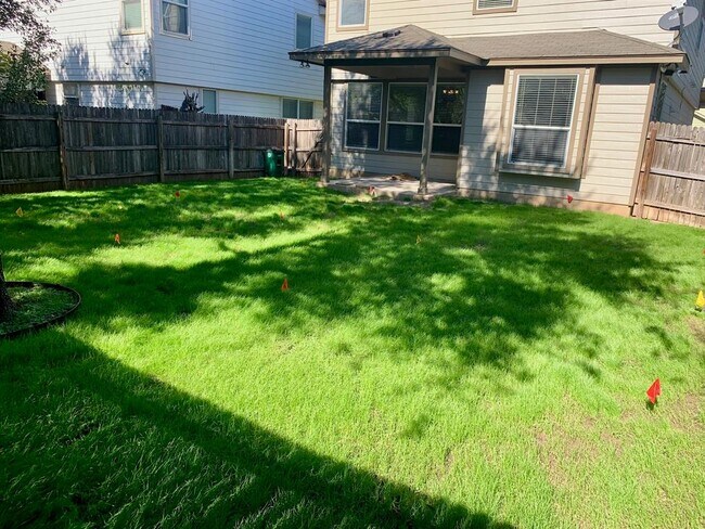 Building Photo - 1509 Huckleberry Ln