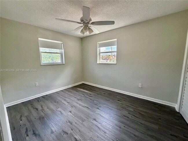 Building Photo - 1305 NW 4th St