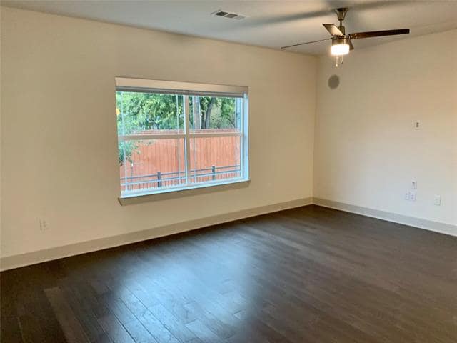 Building Photo - 5631 Belmont Ave