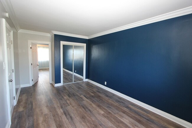 Building Photo - Beautiful 2 bedroom 1.5 bathroom available for rent now