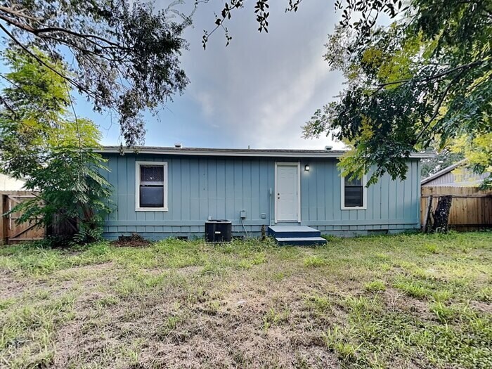 Building Photo - 1737 Ave C NE